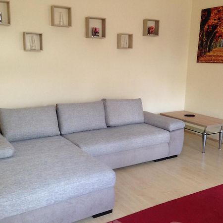 Peterfia Apartman Debrecen Buitenkant foto